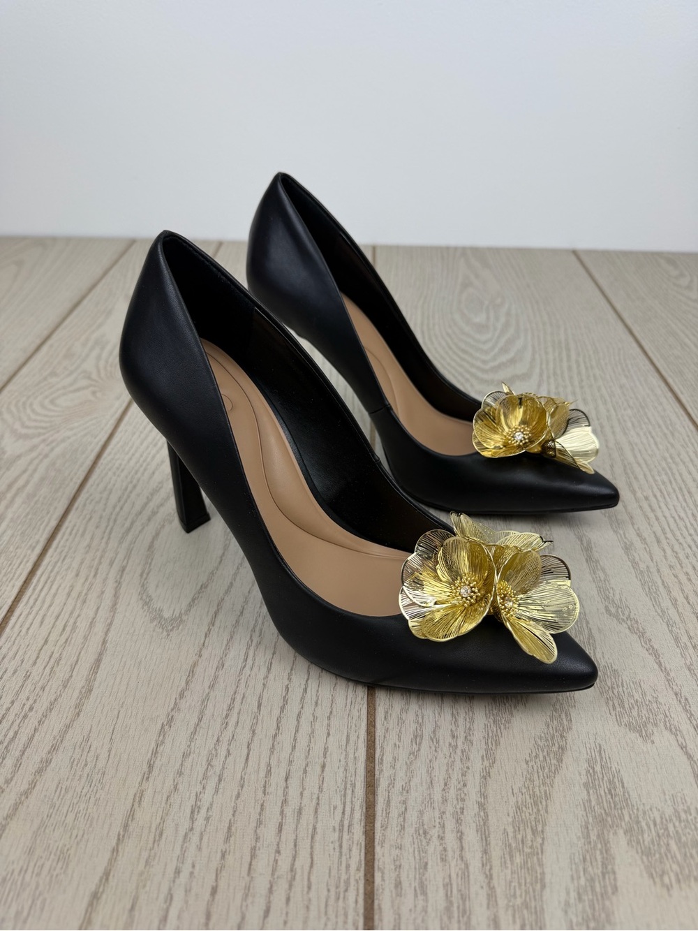 I.N.C. International Concepts Womens Kaleia Flower Pumps 8.5M Black Smooth $100